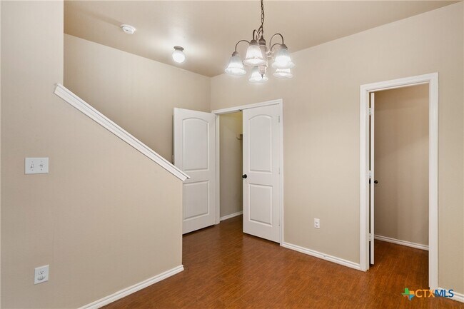 Building Photo - 314 Rosalie Dr