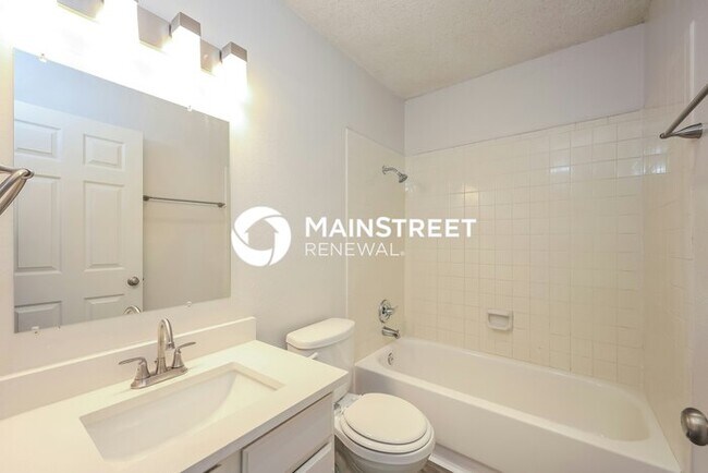 Building Photo - 3 Bedroom Pet-Friendly Home in San Antonio...