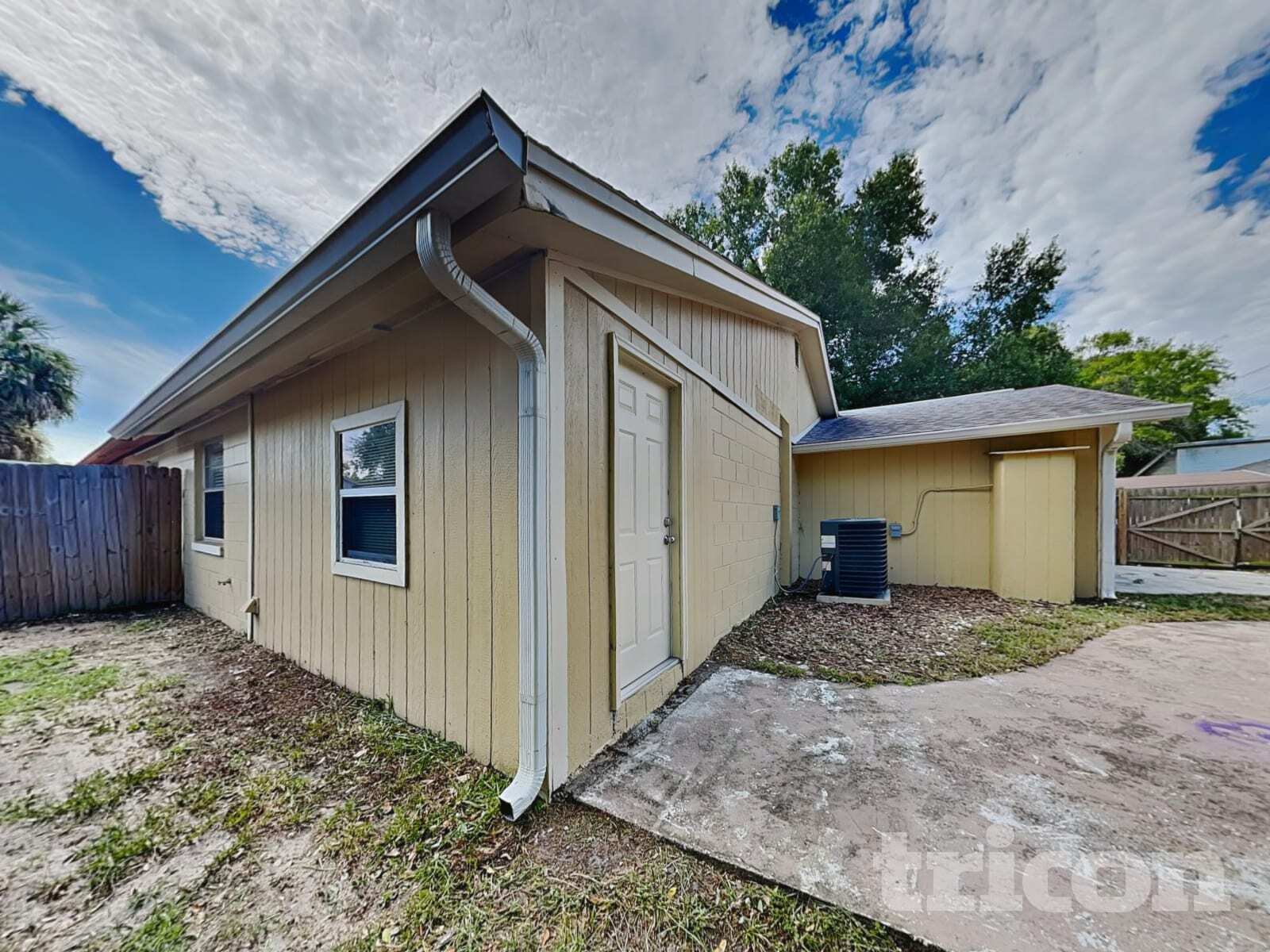 Building Photo - 10217 Carriage Glen Ct