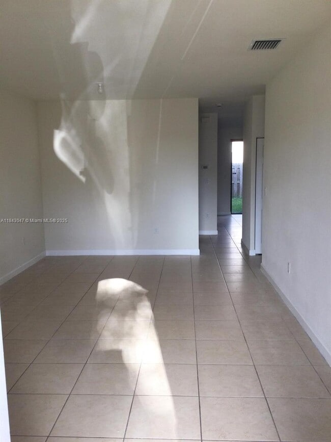 Building Photo - 17370 SW 153rd Ave