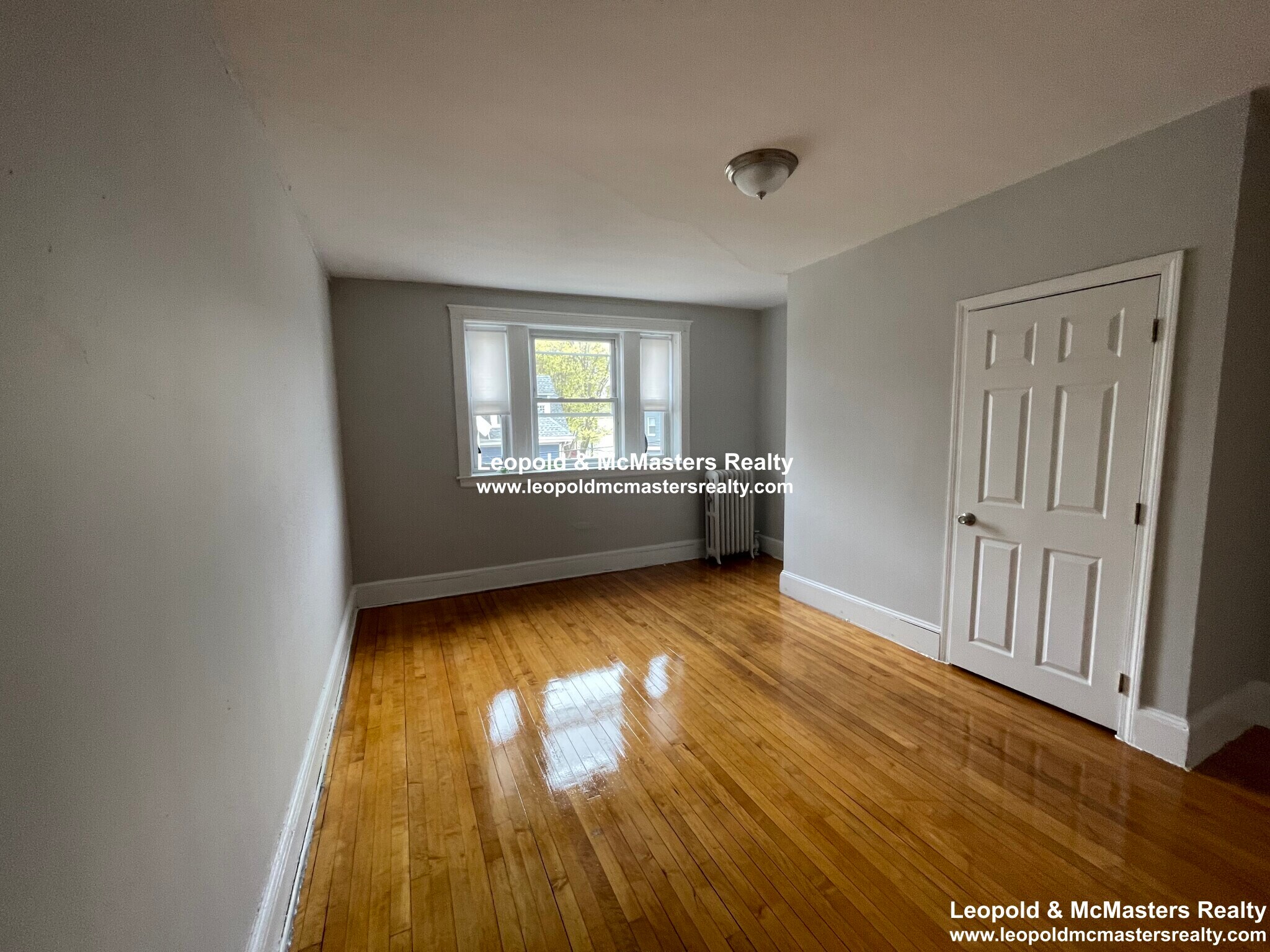 Building Photo - 142 Davis Ave