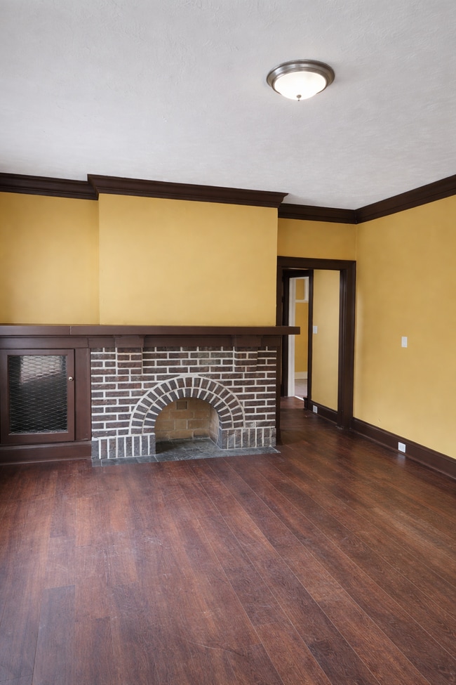 Building Photo - 448 E 114th St