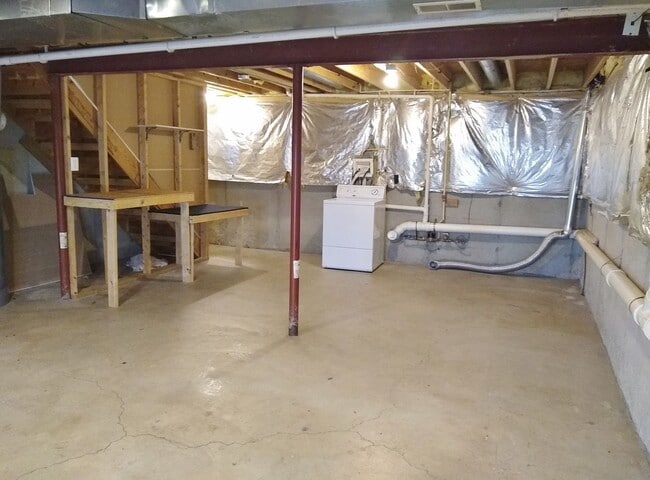 Building Photo - 3 Bed / 2-1/2 Bath Single Family Home w/1-Car garage