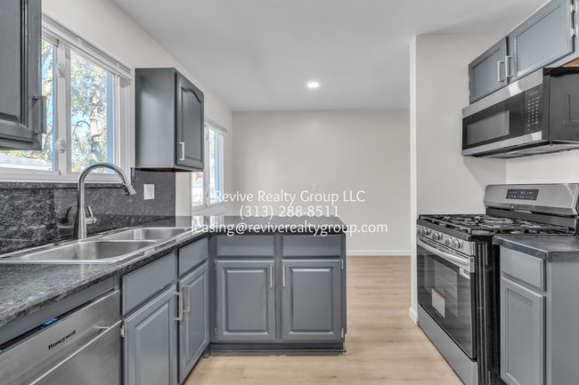 Building Photo - 15796 Kerstyn St