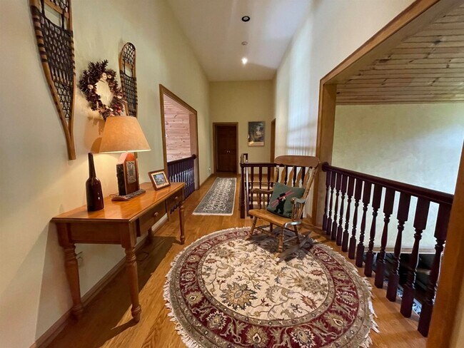 Building Photo - 21 Valley View Rd