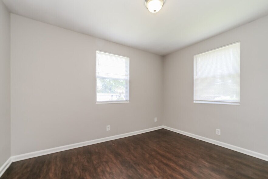 Building Photo - 3942 Barmer Dr