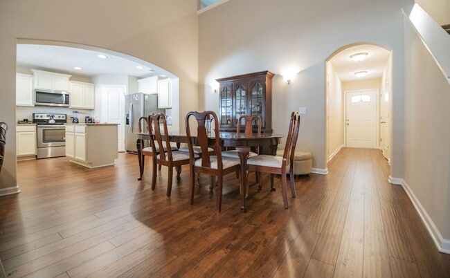 Building Photo - 4414 Sunday Silence Way