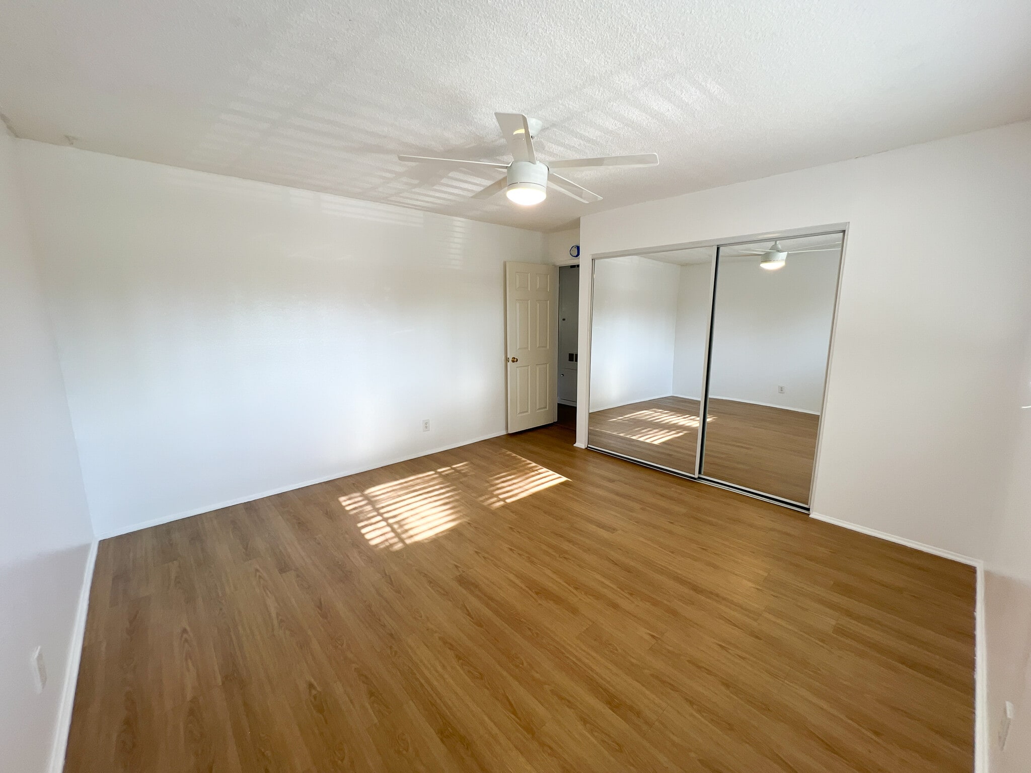 Building Photo - 460 Vista Ave