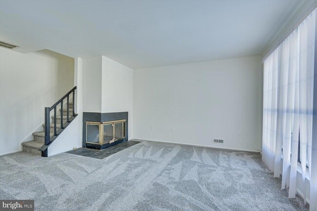 Building Photo - 60 O'Neill Ct