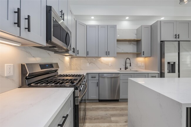 Building Photo - 4533 Larkspur St