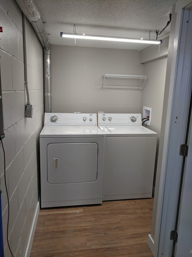 Building Photo - 1213 1st Ave NE