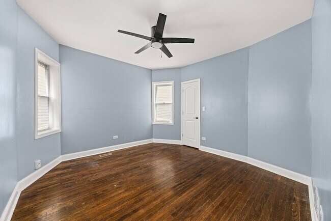 Building Photo - 8332 S May St