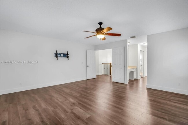 Building Photo - 2716 SW 180th Ave