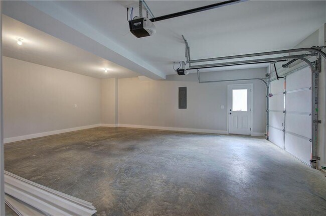 Building Photo - 315 Arbor Cir