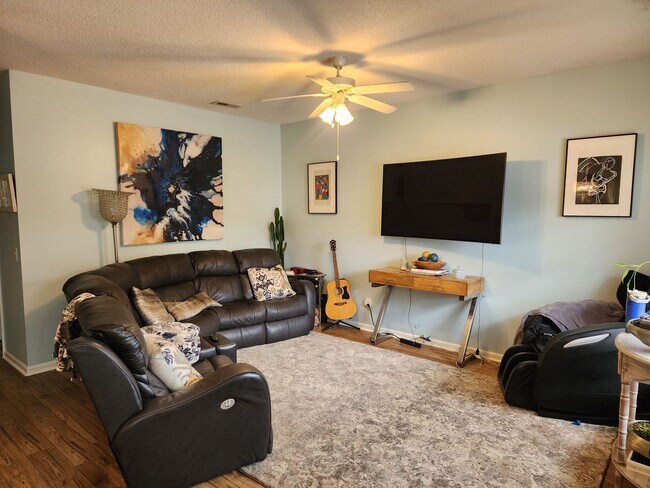 Building Photo - ~~~ LORDS CREEK ~~~