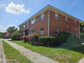 Building Photo - 3005 Walton St