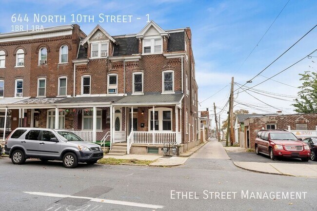 Building Photo - 644 N 10th St
