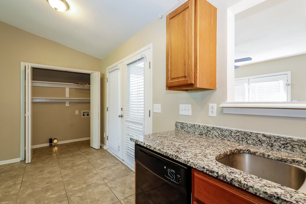 Building Photo - 7236 Newell Acres Dr