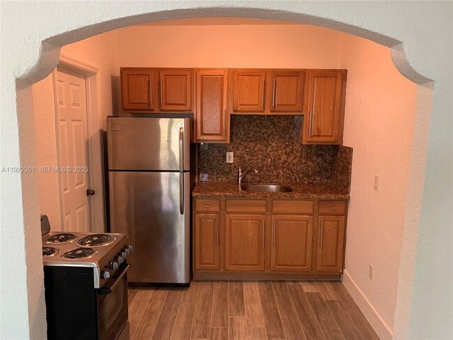 Building Photo - 712 SW 56th Ave