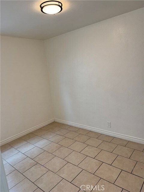 Building Photo - 220 N Rose Ave