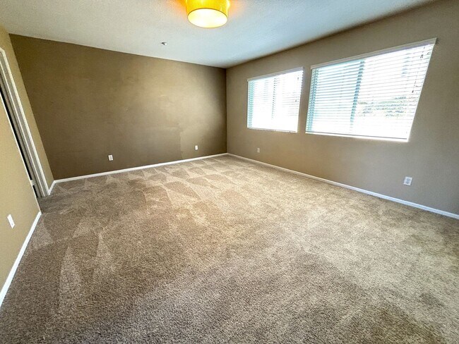Building Photo - Executive Style Vista Home at an Affordabl...