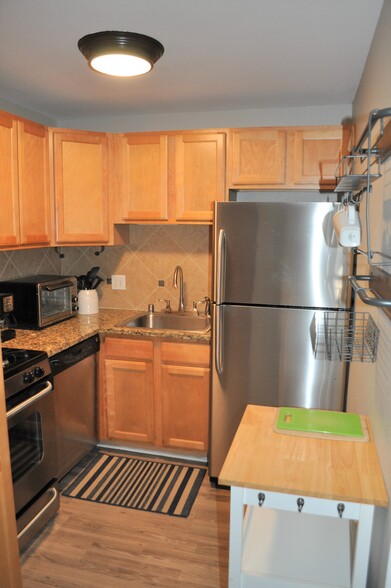 Kitchen - 1585 Fillmore St