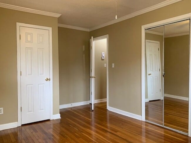 Building Photo - 2 bedroom/1 bath Condominium in a Gated Community