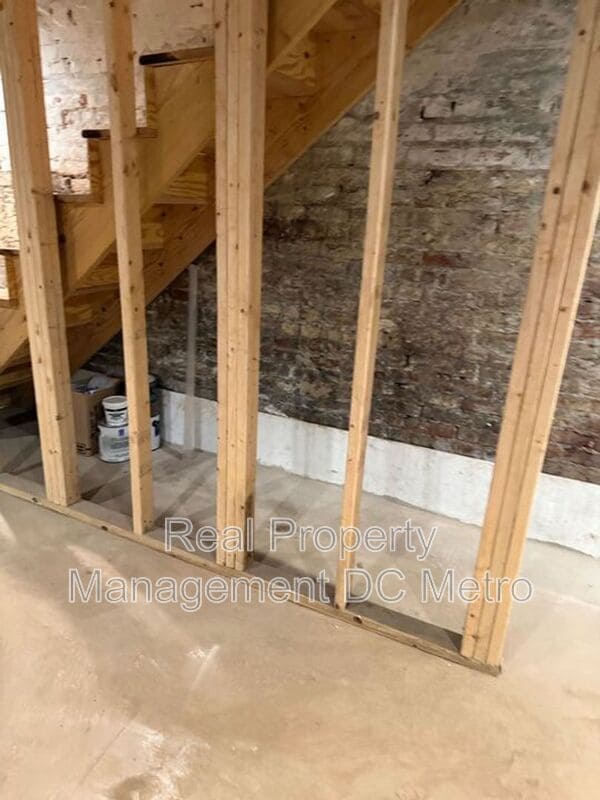 Building Photo - 1219 Pleasant St SE