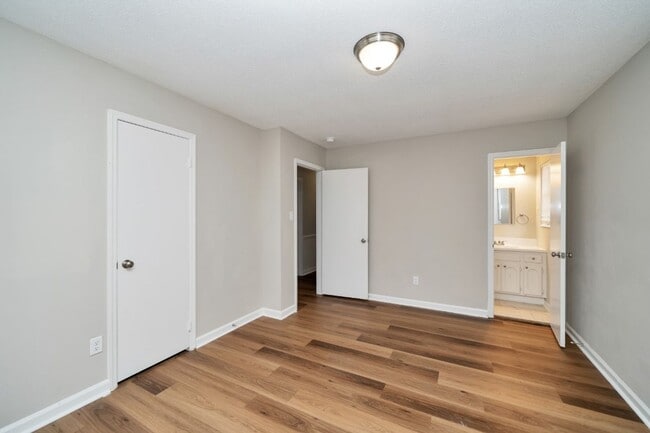 Building Photo - Now Leasing! 4-Bedroom Home with Modern Features & Great Layout