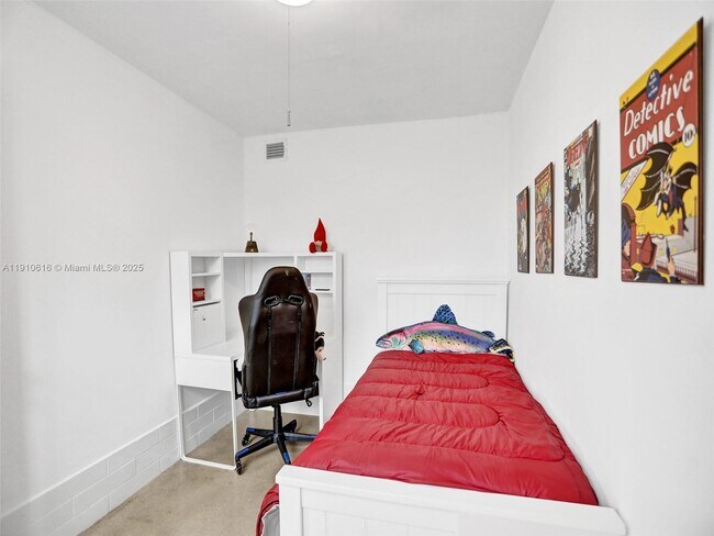 Building Photo - 3601 SW 117th Ave