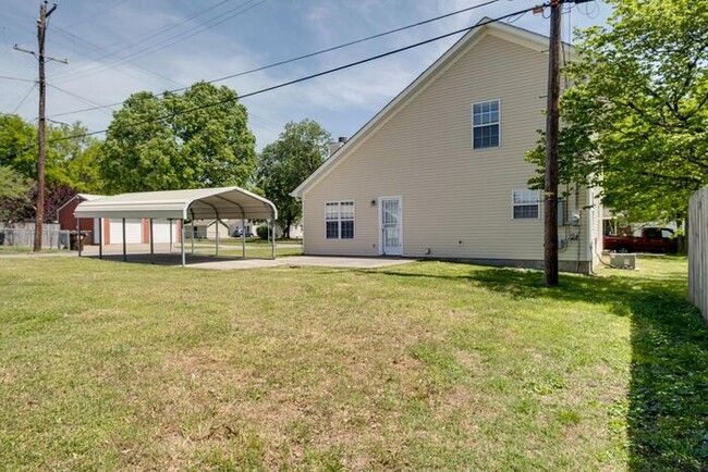 Building Photo - Beautiful Two Story Home in Old Hickory