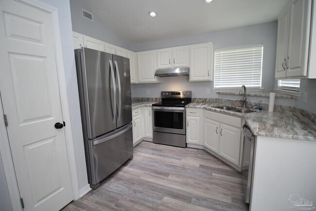 Building Photo - 8508 Indian Oaks Pl