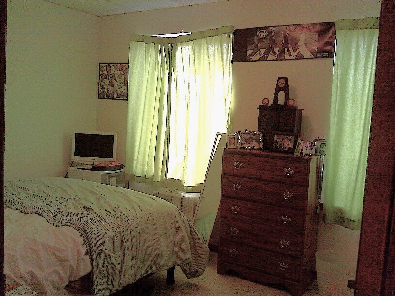 Building Photo - 111 1/2 N Main St