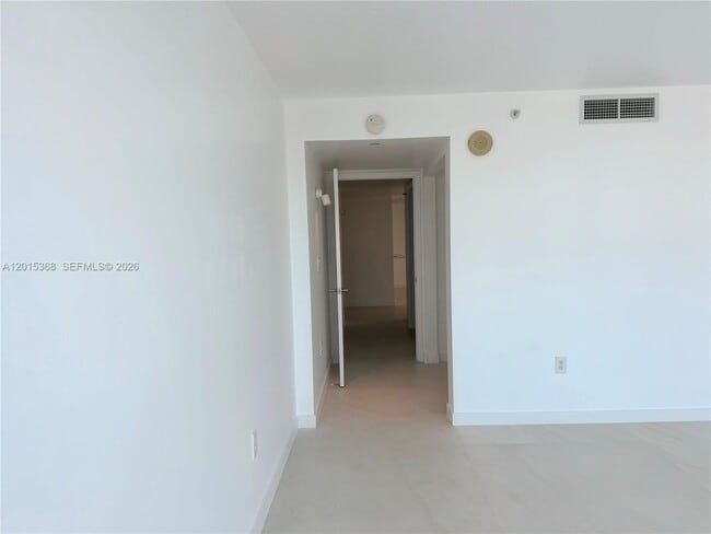 Building Photo - 2101 Brickell Ave