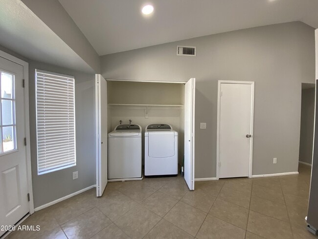 Building Photo - 1055 N Recker Rd