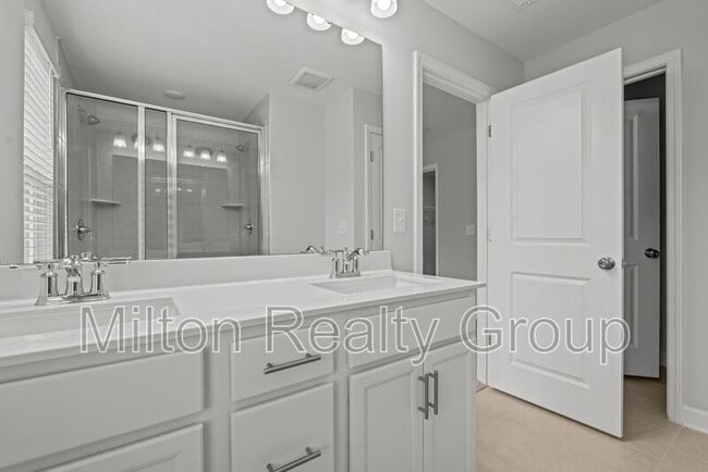 Building Photo - 45 Village Edge Dr