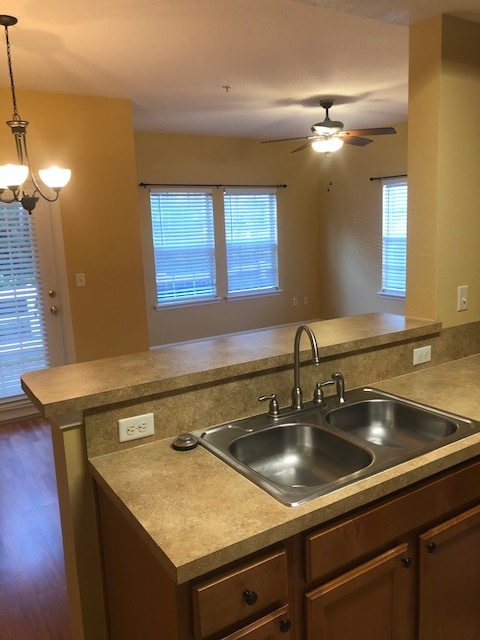 Kitchen - 575 Oakleaf Plantation Pky