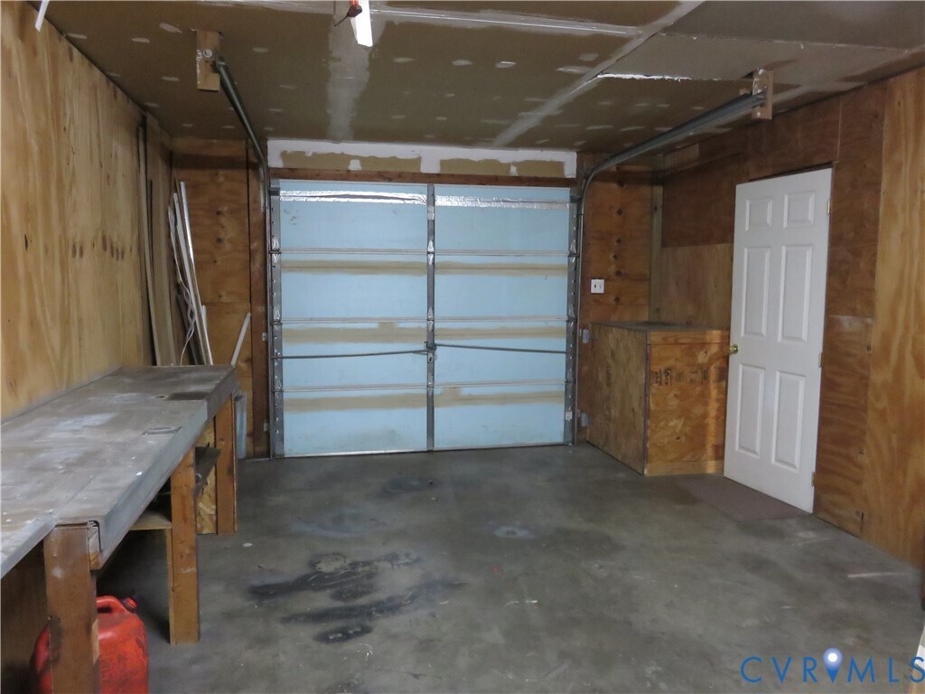 Building Photo - 7 S Daisy Ave