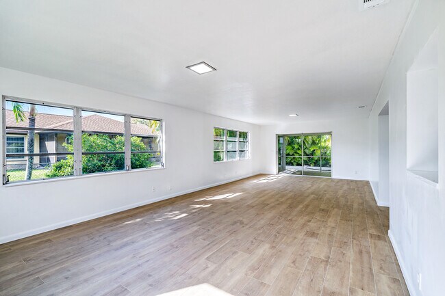 Building Photo - 924 Marlin Dr