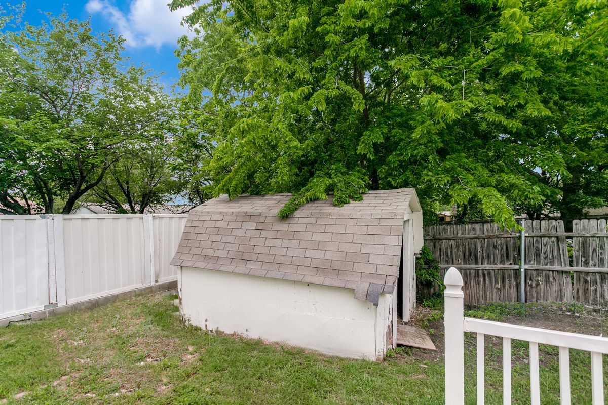 Building Photo - 5101 Longhorn Trail