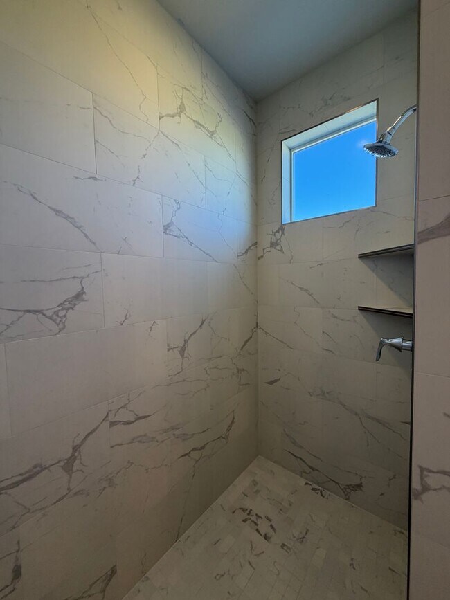 Building Photo - BRAND NEW TOWNHOME FOR RENT!