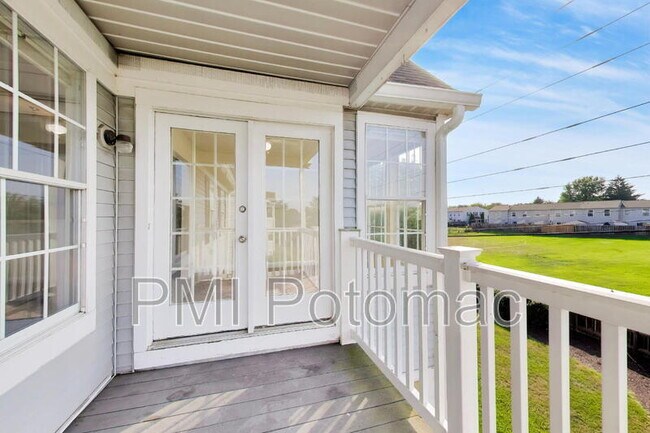 Building Photo - 605 Himes Ave