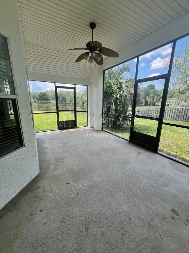 Building Photo - 2480 Ridge Will Dr