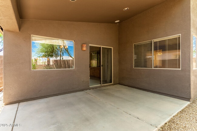 Building Photo - 30445 N Sunray Dr