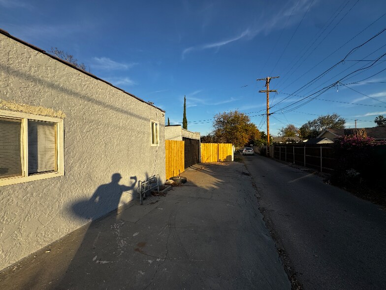 Building Photo - 1707 N Pershing Ave