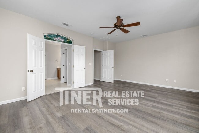 Building Photo - 3152 Overton Way