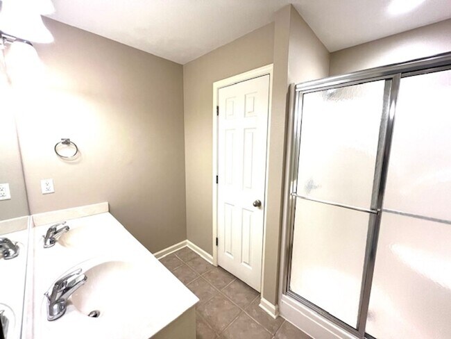 Building Photo - Nice 3 bedroom 2 bathroom Cabot, Arkansas Home