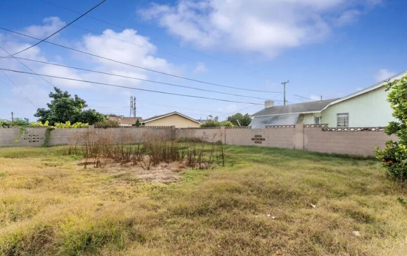 Building Photo - 7182 El Verano Dr