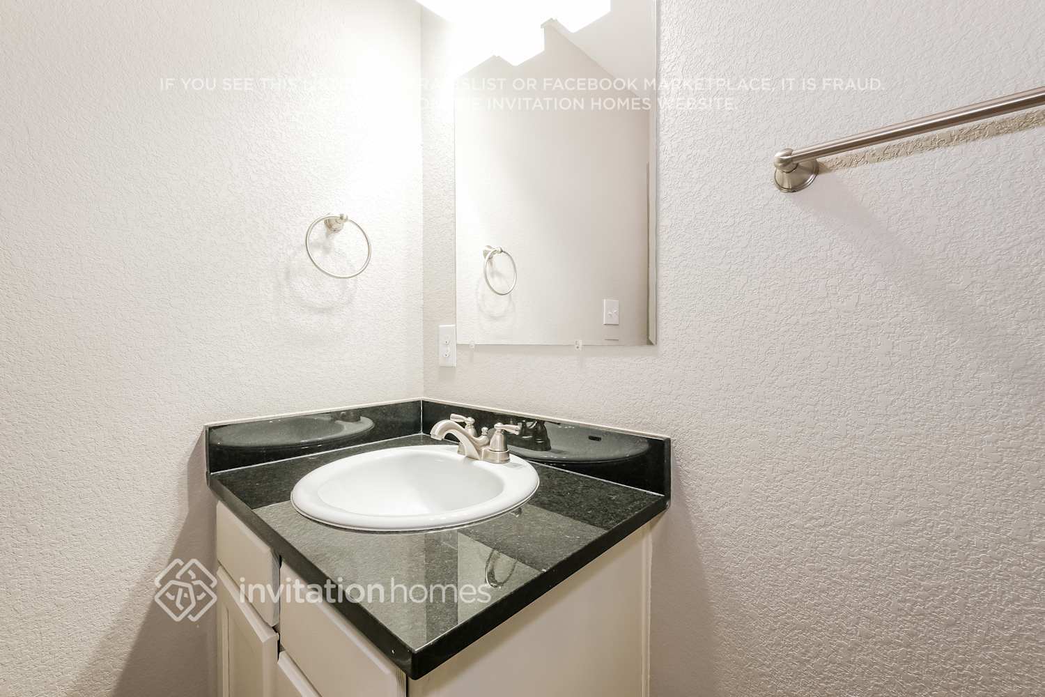 Building Photo - 10204 Thomas Ln