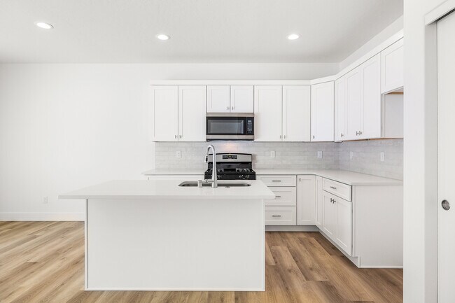 Building Photo - 1141 UnderwoodUnit 110
